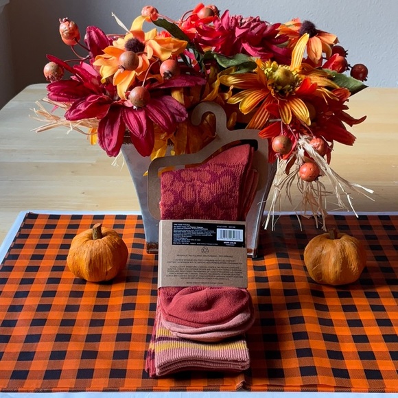 🍁🍂🍁 COACH SIGNATURE CALF SOCKS 🍁🍂🍁 NWT 🍁🍂🍁 - Picture 7 of 16